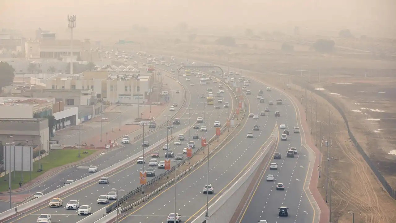 مركز الأرصاد يحذر من رياح مثيرة للغبار تتسبب في تدني الرؤية غداً